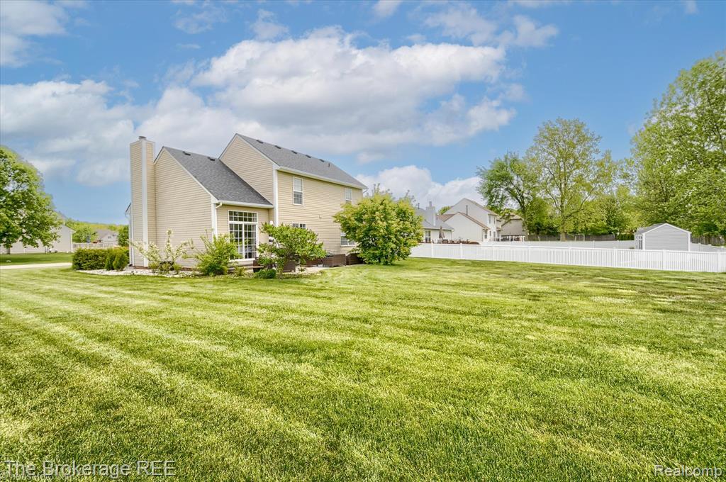 4422 JORDAN Drive, Grand Blanc, MI 48439 — Photo 28