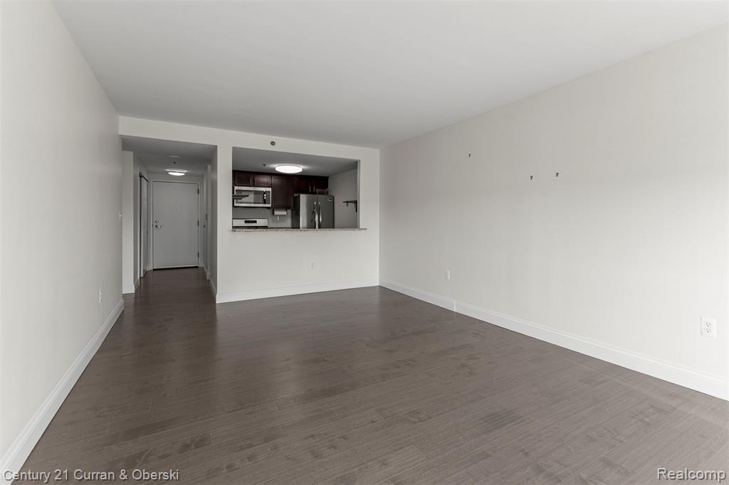 250 E Harbortown Drive, 708, Detroit, MI 48207 — Photo 10
