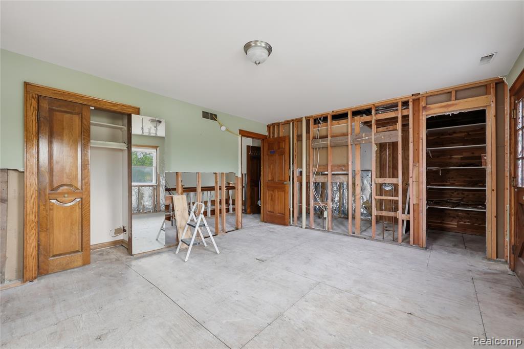 5557 Pointe Dr. Drive, East China, MI — Photo 24