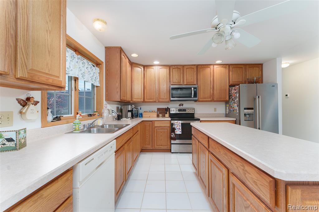 5382 Meadowlawn Road, Fowlerville, MI 48836 — Photo 7