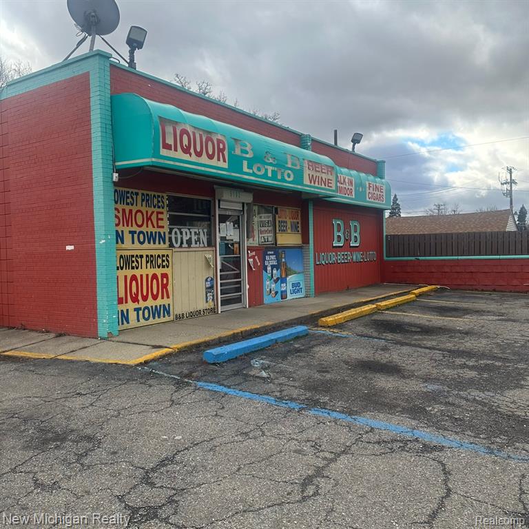 5102 9 Mile Rd, Warren, MI 48091 — Photo 2