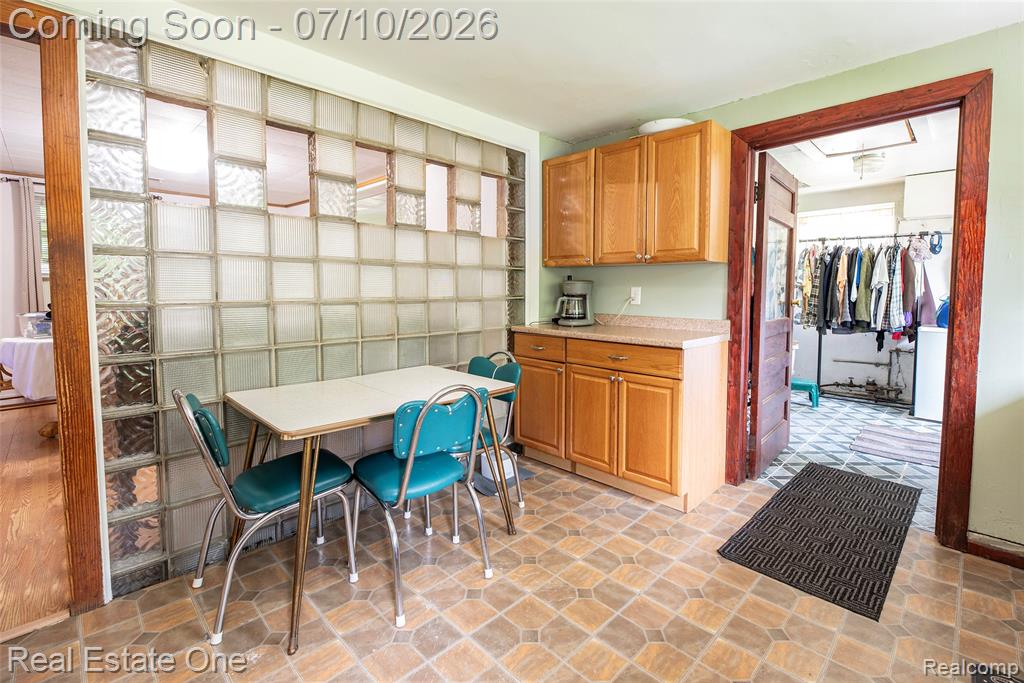 875 S Grey Road, Auburn Hills, MI 48326 — Photo 8