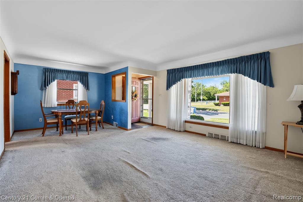 8224 N Evangeline Street, Dearborn Heights, MI 48127 — Photo 5