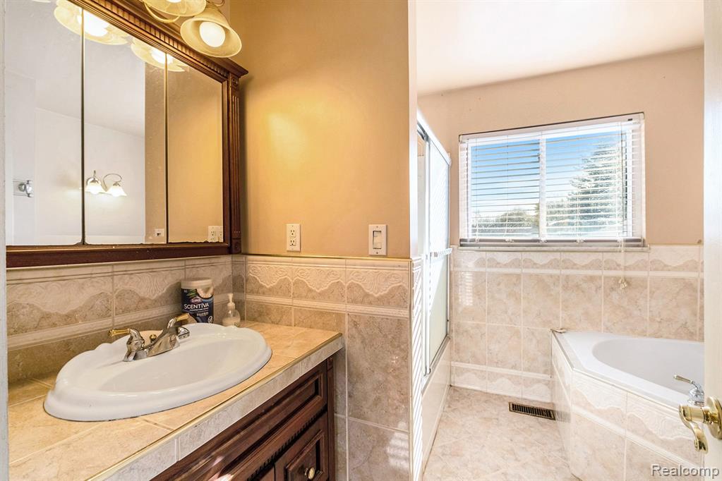 5212 W Farrand Road, Clio, MI 48420 — Photo 16