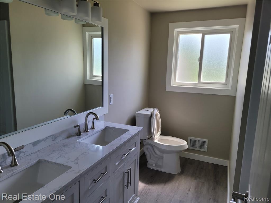 4212 Halkirk Drive, Waterford, MI 48329 — Photo 16