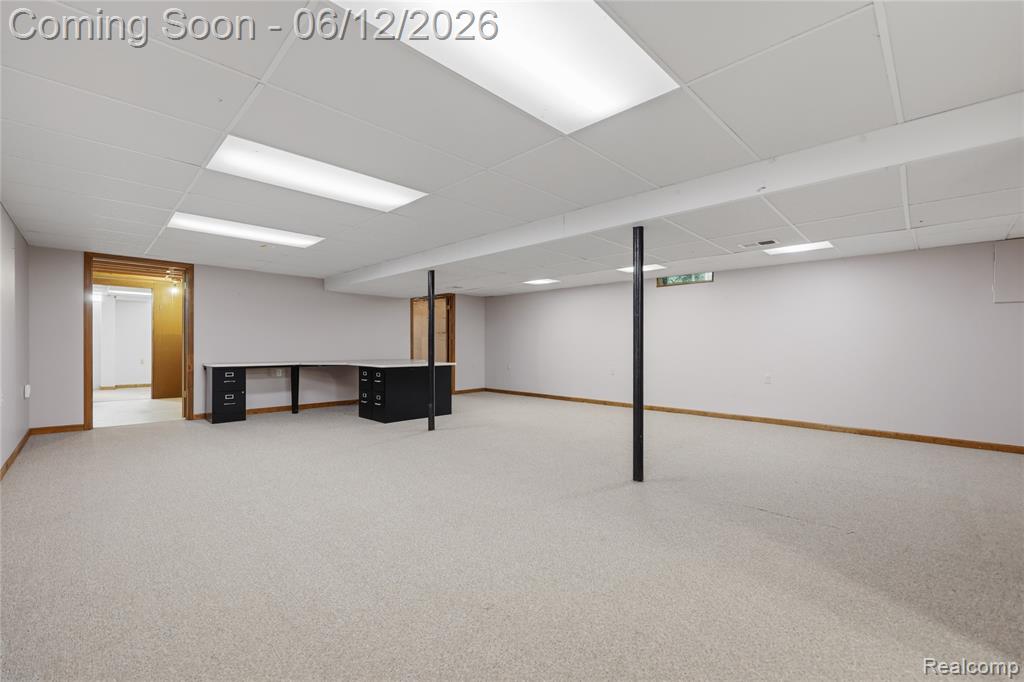 640 Longfellow Drive, Troy, MI 48085 — Photo 32
