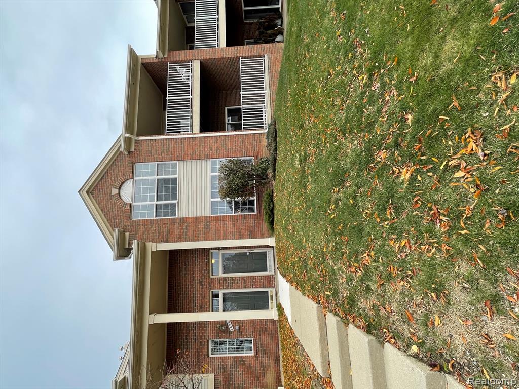 1852 Flagstone Circle, Rochester, MI 48307 — front exterior