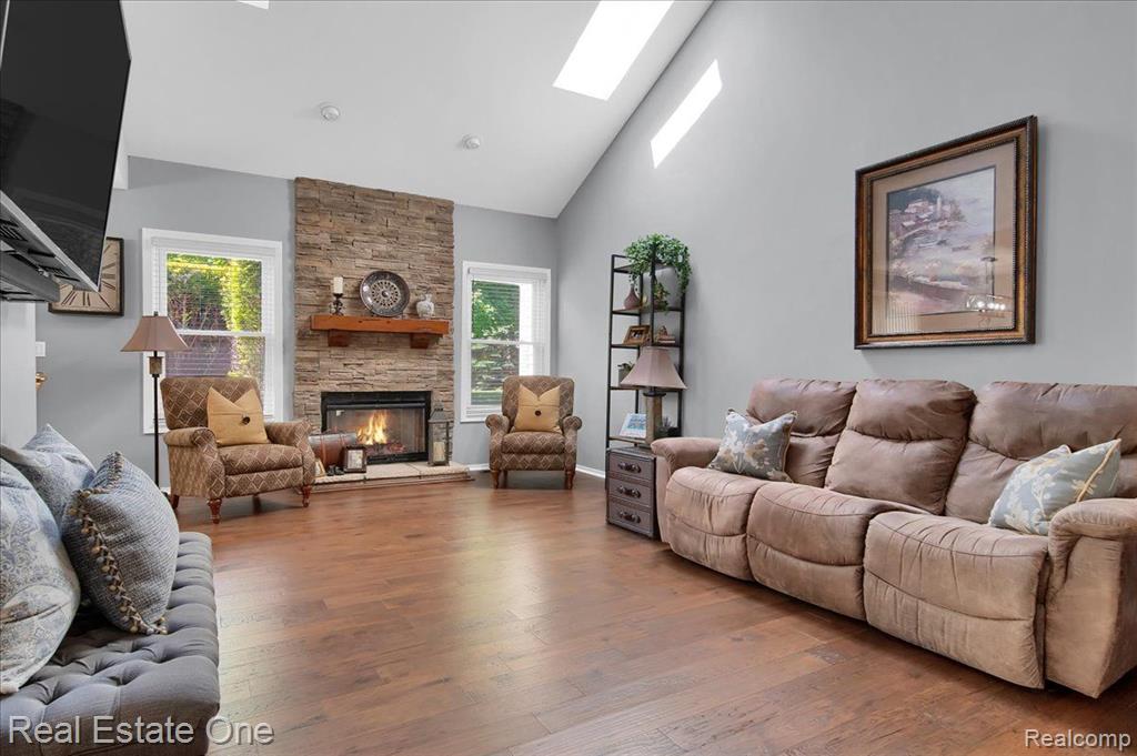 295 WINDING Brook, Commerce Twp, MI 48390 — Photo 7
