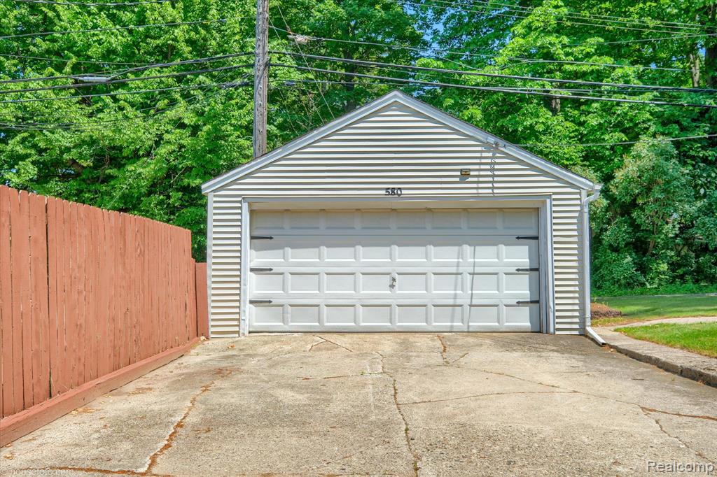 580 N Almont Avenue, Imlay City, MI 48444 — Photo 4