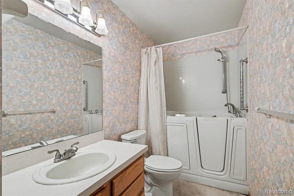 4284 Chapel Lane, Swartz Creek, MI 48473 — Photo 16