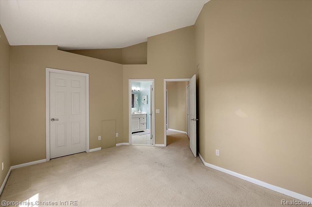 6873 Fox Lane, Waterford, MI 48327 — Photo 34