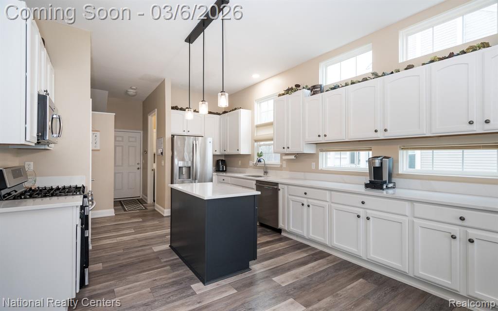 1015 Watersedge Court, Oxford, MI 48371 — Photo 12