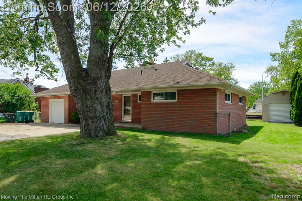 35382 Eldon Drive, Rockwood, MI — Photo 33