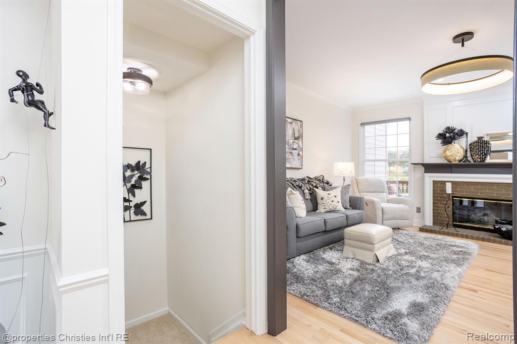 39514 Edgewater Dr, Northville, MI 48168 — Photo 7