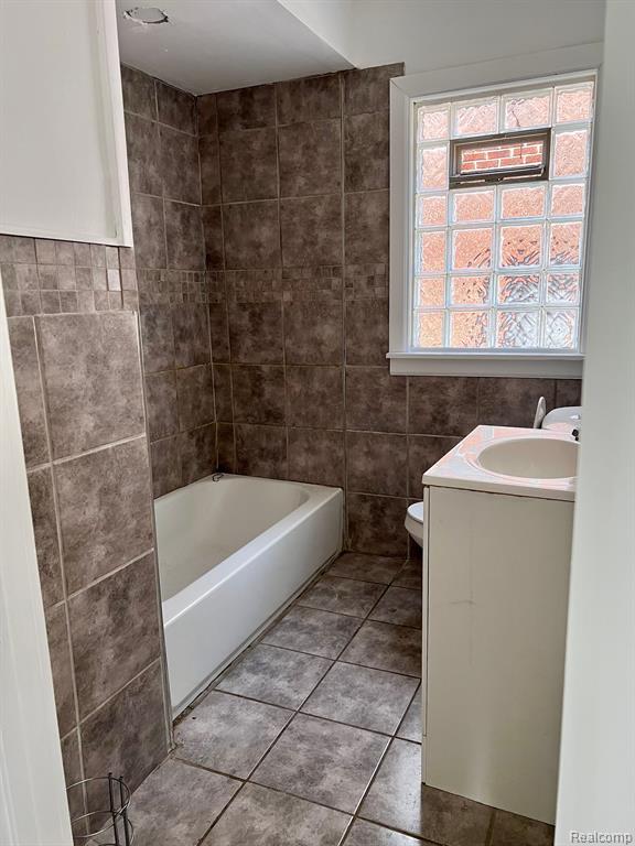8614 ROBSON Street, Detroit, MI 48228 — Photo 5