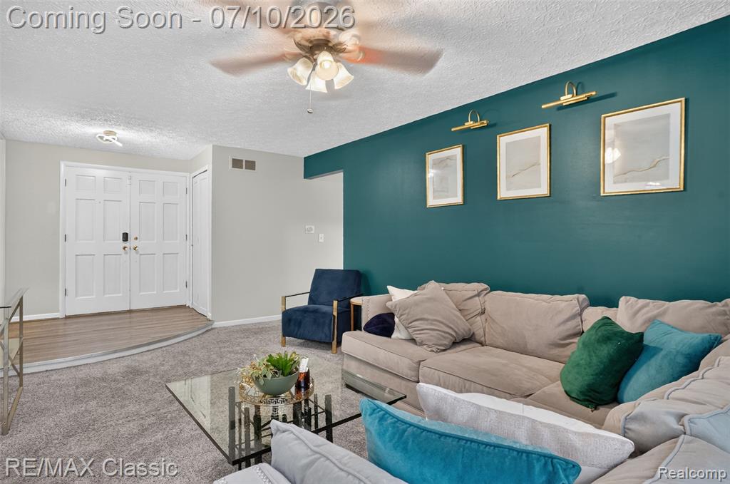 748 Randall Drive, Troy, MI 48085 — Photo 6