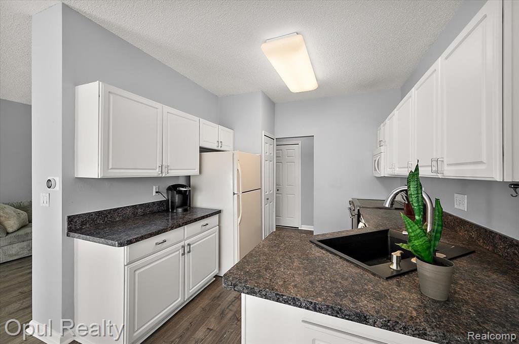 49714 Draper Circle, 87, Plymouth, MI 48170 — Photo 14