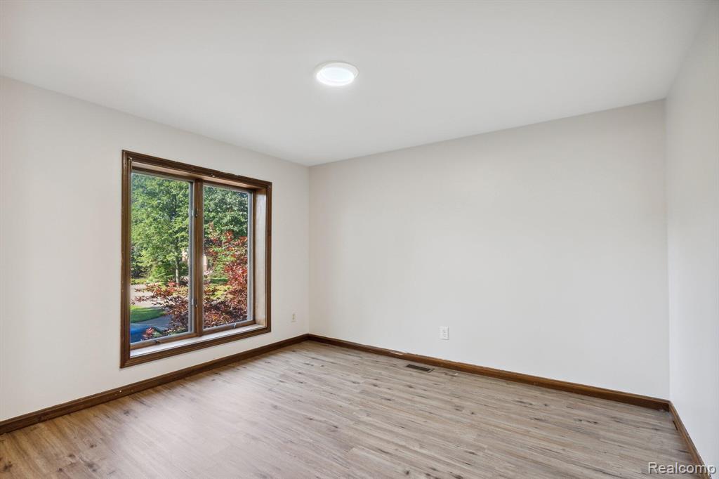 7910 Nankin Mills Street, Westland, MI — Photo 9