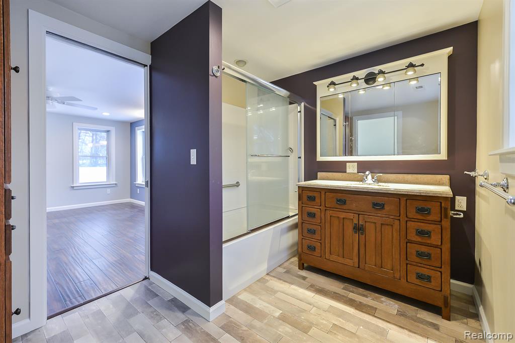 336 BEACHWAY Street, Whitmore Lake, MI 48189 — Photo 13