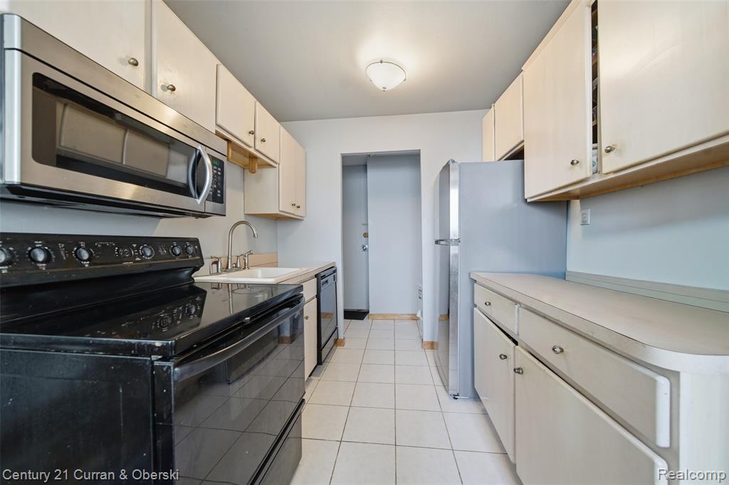 8900 E Jefferson Avenue, 112, Detroit, MI 48214 — Photo 10