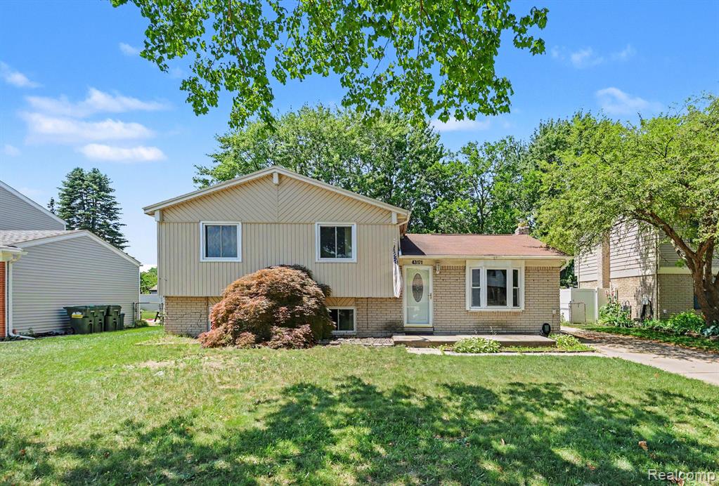 43171 Hartwick Drive, Sterling Heights, MI 48313 — Photo 2