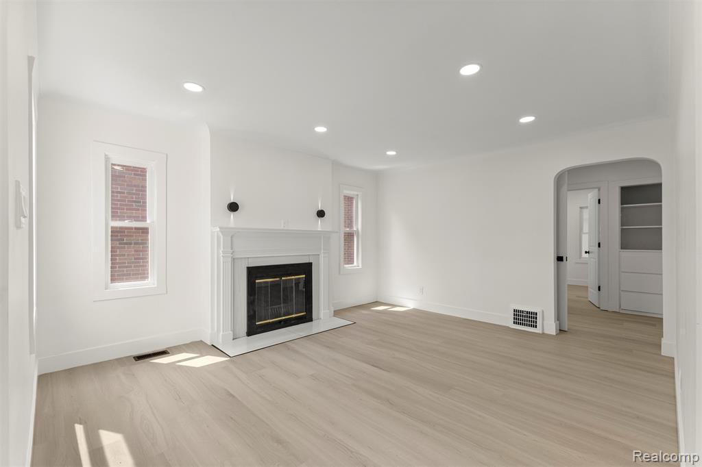 6047 Yinger Avenue, Dearborn, MI 48126 — Photo 3