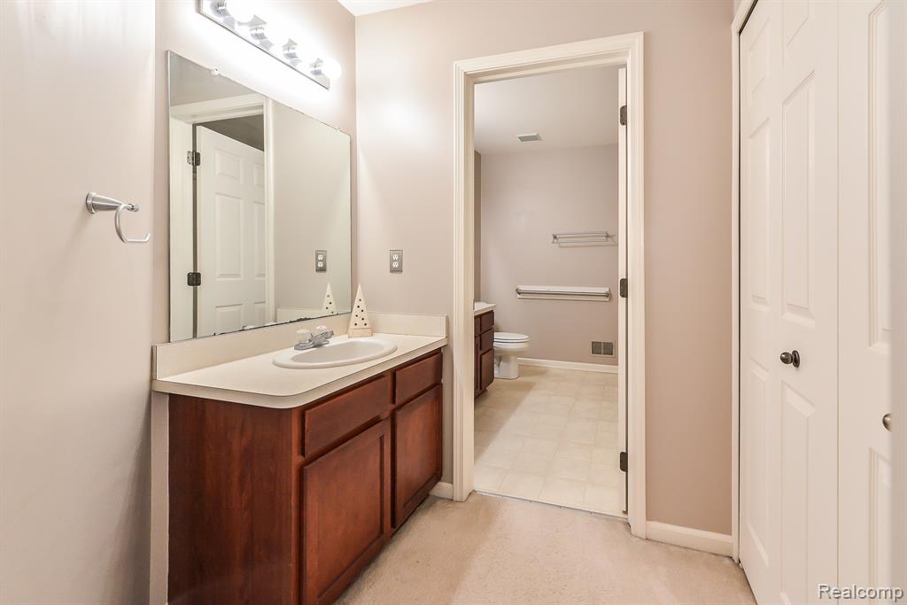 2578 SIGNATURE Circle, Pinckney, MI 48169 — Photo 26