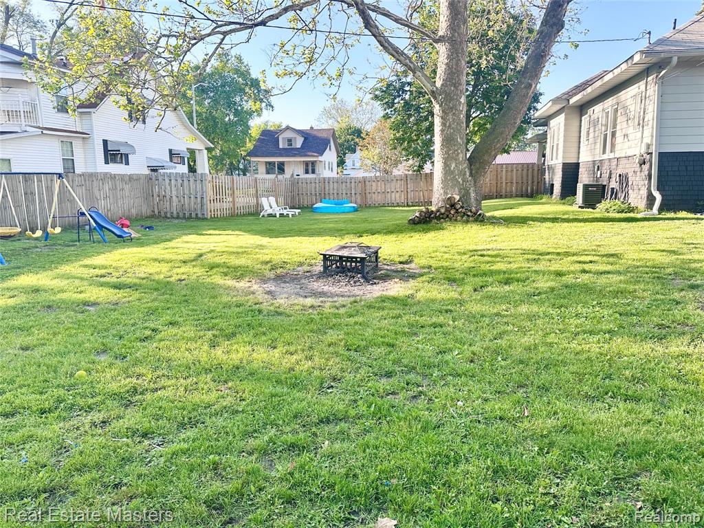 1802 Oak Street, Port Huron, MI 48060 — Photo 19