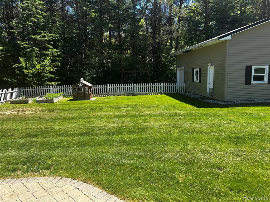 5440 Deland Road, Flushing, MI 48433 — Photo 23