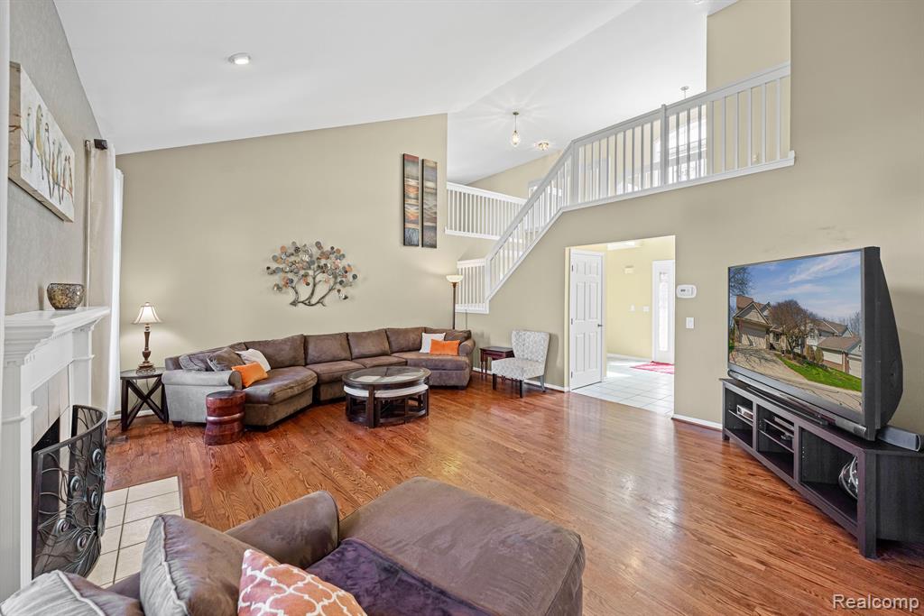 42890 BROOKSTONE Drive, Novi, MI 48377 — Photo 6