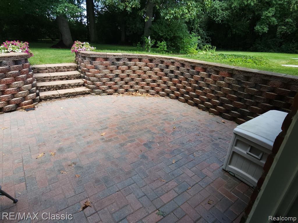 473 FOX RIVER Drive, Bloomfield Hills, MI 48304 — Photo 45