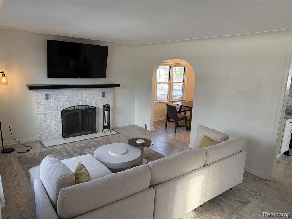 904 N REMBRANDT Avenue, Royal Oak, MI 48067 — Photo 3