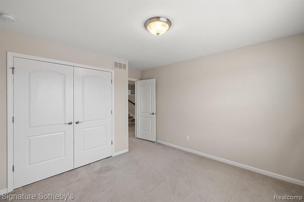 50472 SCARBOROUGH Road, Canton, MI 48188 — Photo 38