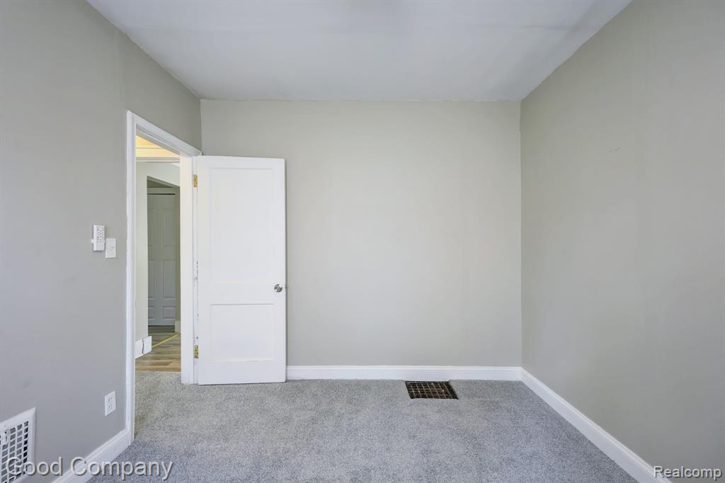 14510 Asbury Park, Detroit, MI 48227 — Photo 14