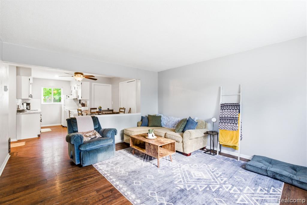 625 S 11th Street, St. Clair, MI 48079 — Photo 4