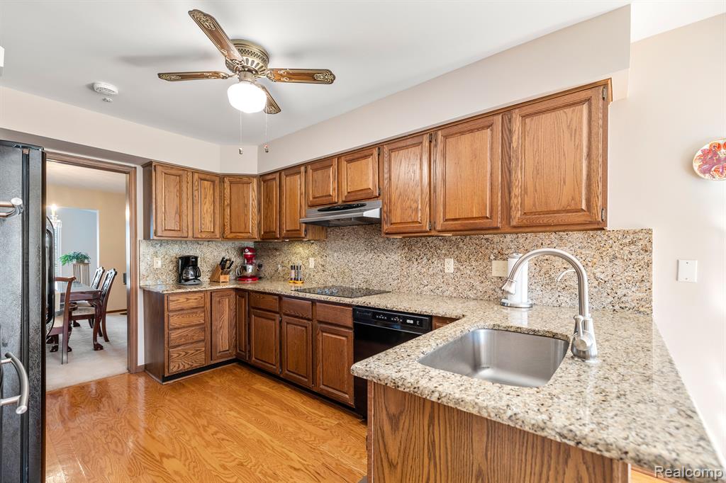 4237 SAWGRASS Drive, Bloomfield Hills, MI 48302 — Photo 10