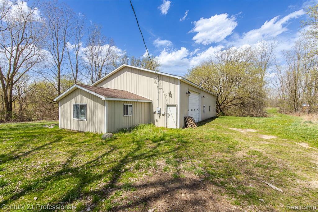 10207 DODGE Road, Otisville, MI 48463 — Photo 34