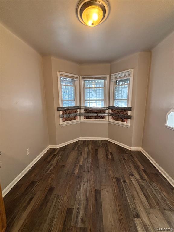 19381 KENOSHA Street, Harper Woods, MI 48225 — Photo 6