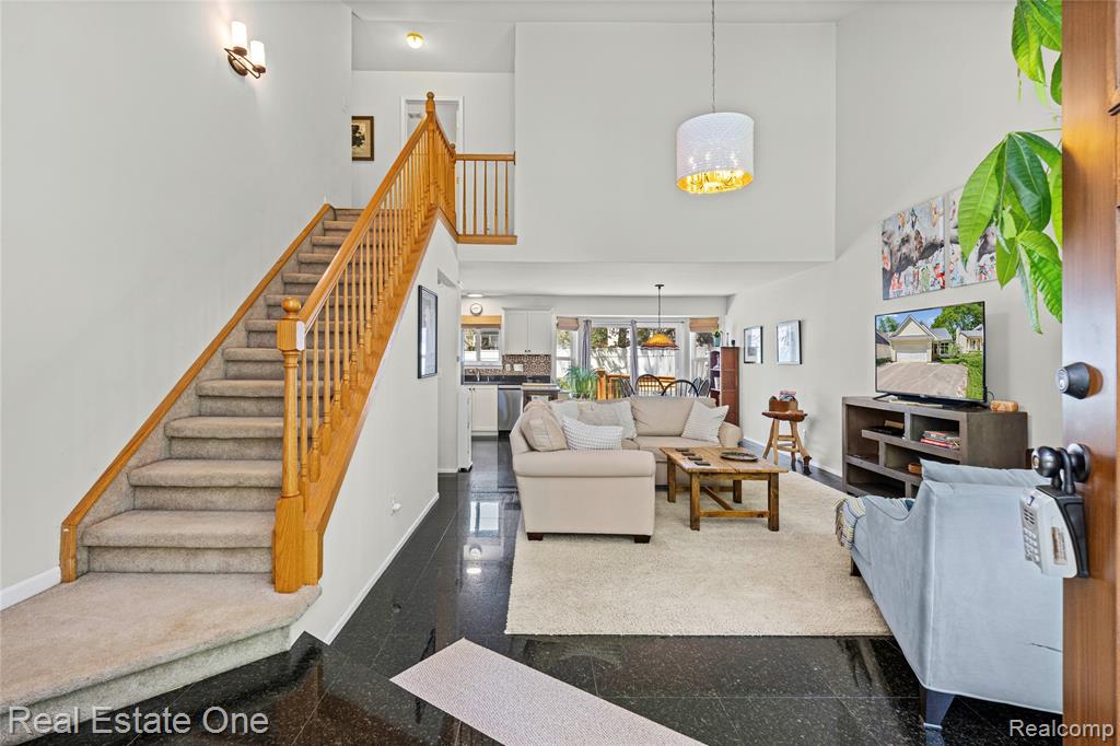 344 N Lake Angelus Road, Auburn Hills, MI 48326 — Photo 7