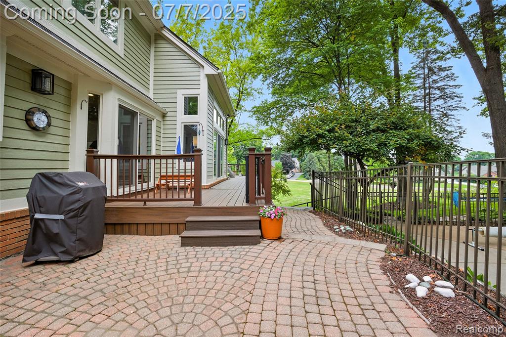 7098 Hickory Hollow Circle, Clarkston, MI 48348 — Photo 54