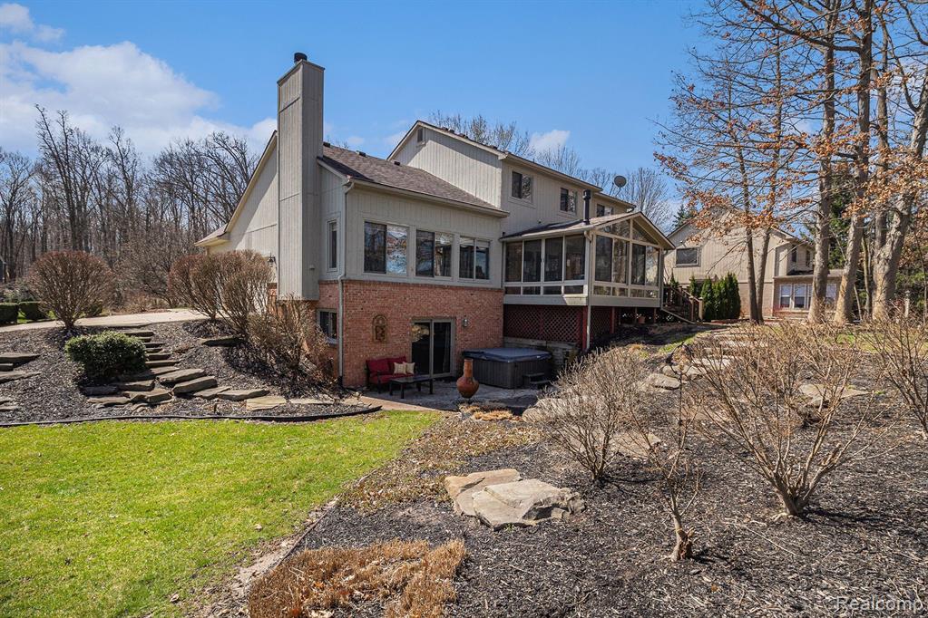 57598 HIDDEN TIMBERS Drive, South Lyon, MI 48178 — Photo 32