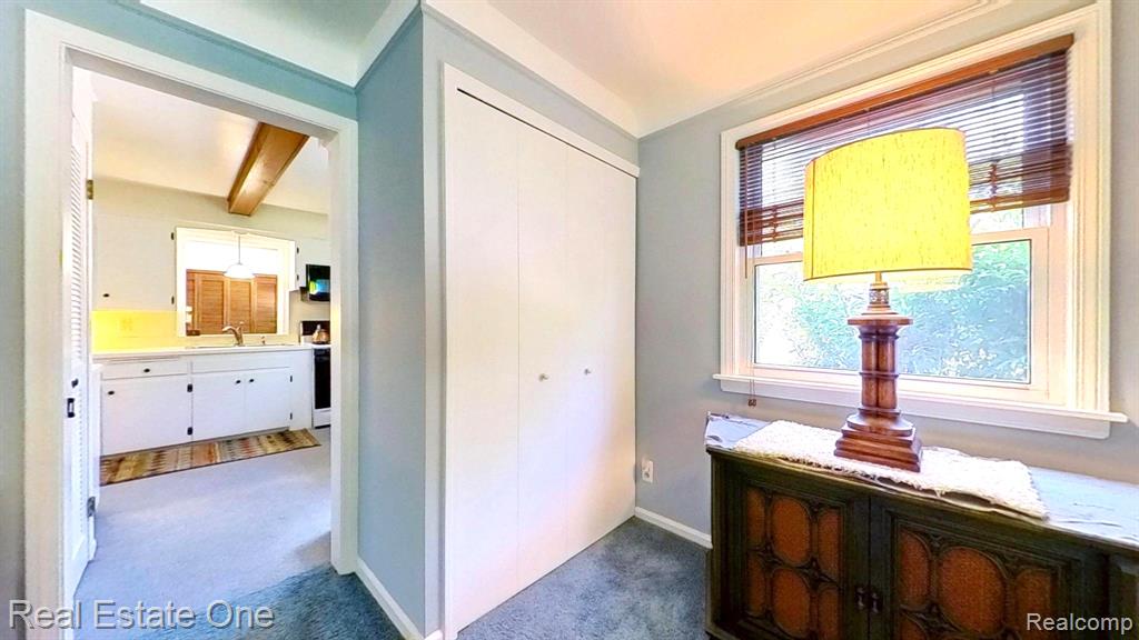 1938 Beverly Street, Sylvan Lake, MI 48320 — Photo 16