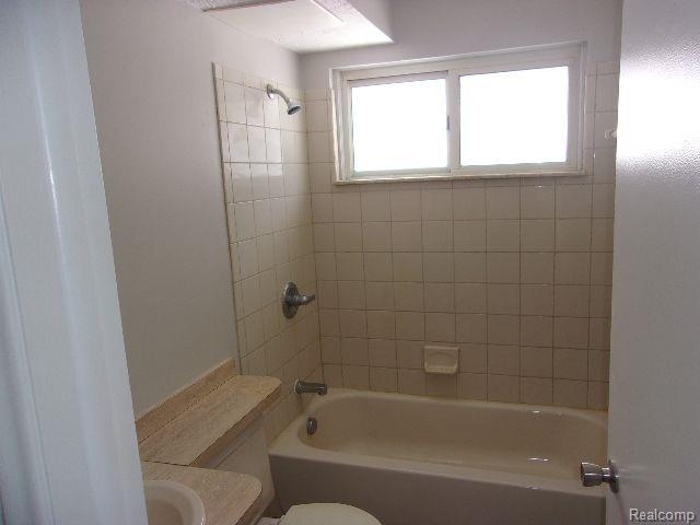 3611 Percy King Road, Waterford, MI — Photo 8