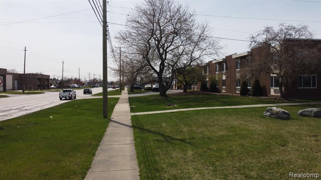 31227 Dequindre Road, Madison Heights, MI 48071 — Photo 7