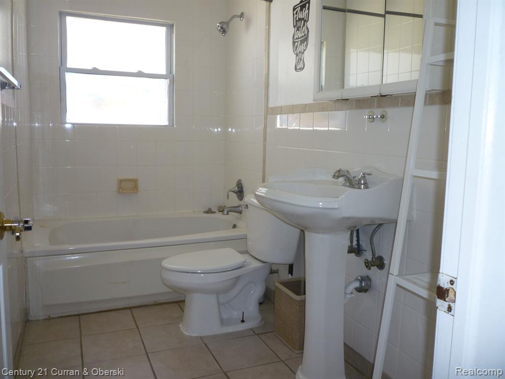 3986 WESTPOINT Street, Dearborn Heights, MI 48125 — Photo 5