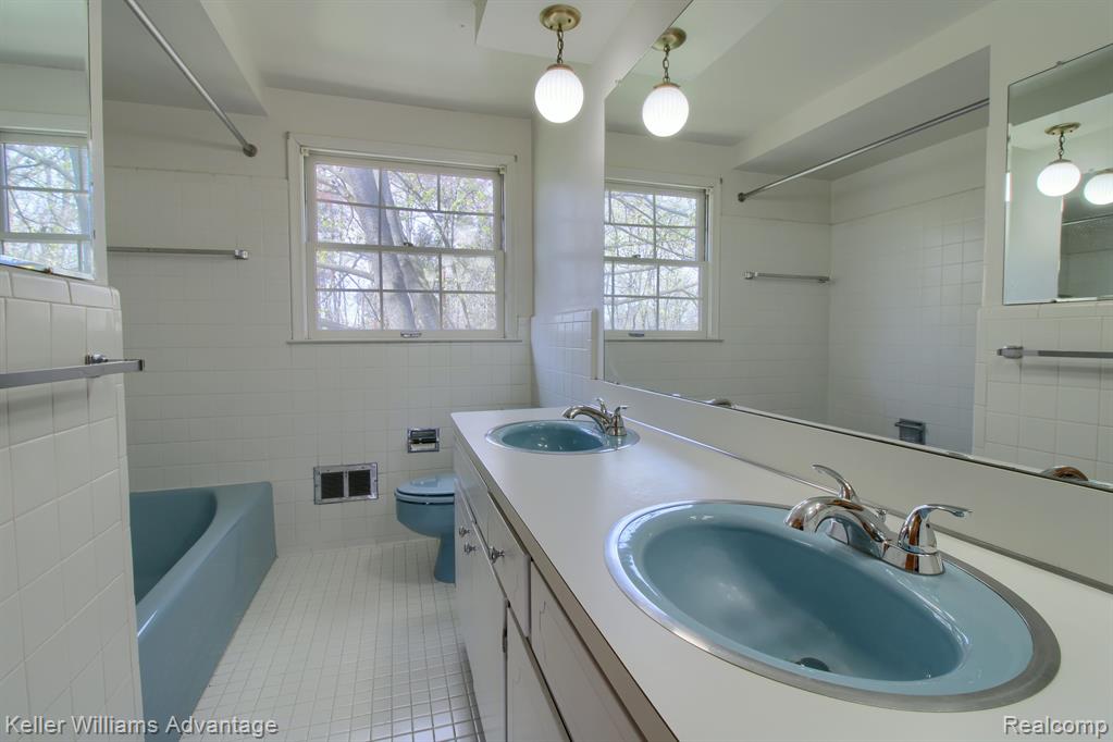 46895 BETTYHILL, Plymouth, MI 48170 — Photo 32