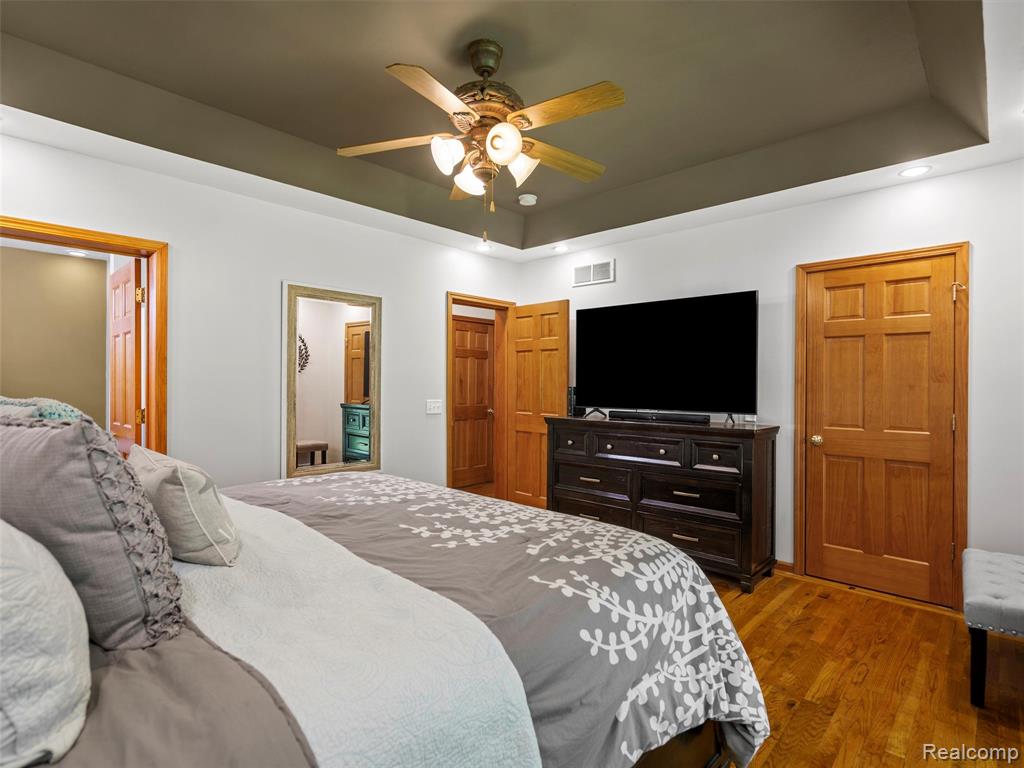 9480 Hartland Road, Fenton, MI 48430 — Photo 18