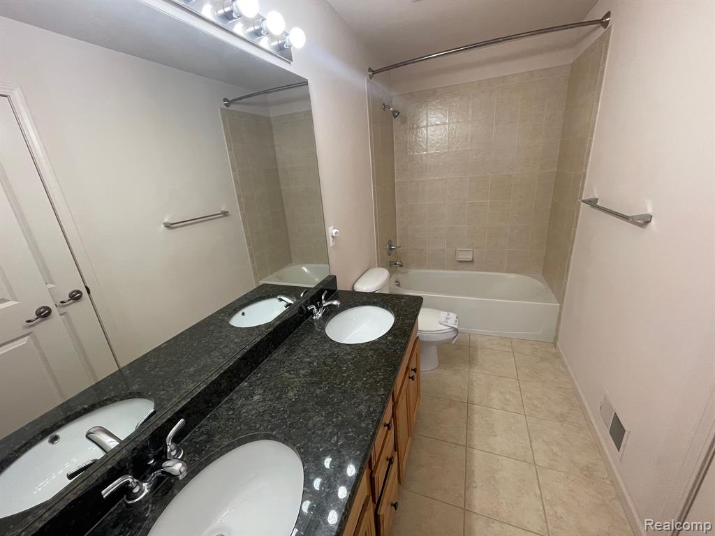 41693 CRANE Way, Novi, MI — Photo 27