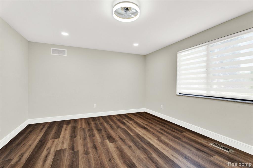 40206 Ashland Drive, Sterling Heights, MI 48313 — Photo 50