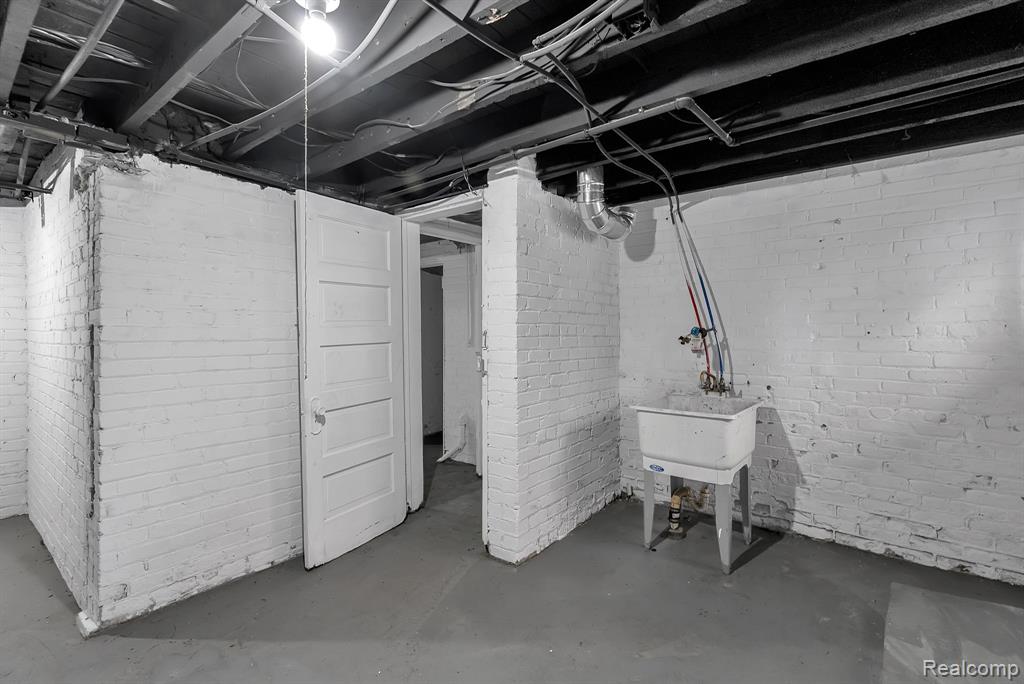 951 E Grand Boulevard, Detroit, MI 48207 — Photo 28